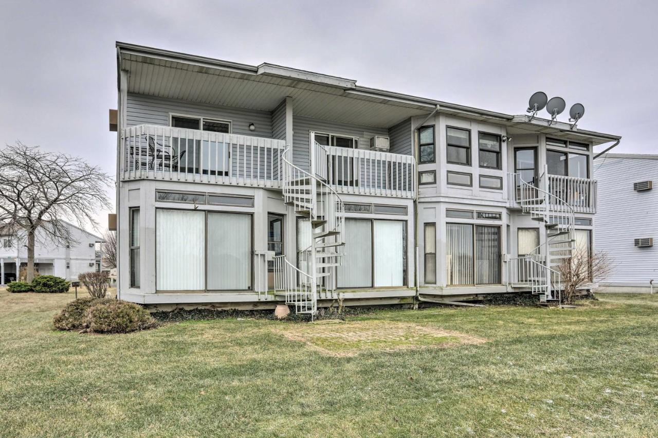 Condo With Balcony, Dock And Access To Lake Erie Sand Beach المظهر الخارجي الصورة